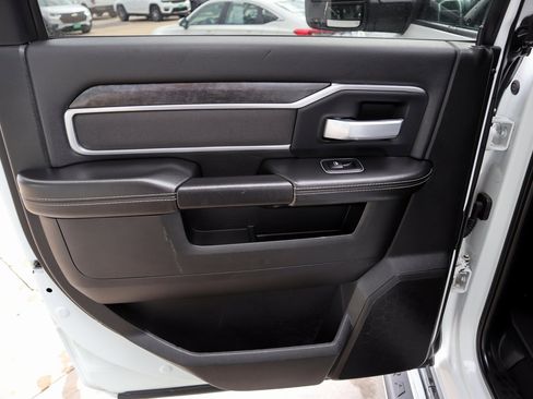 Used 2024 RAM 2500 Big Horn image 17