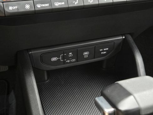 Certified 2025 Kia K4 FWD image 28