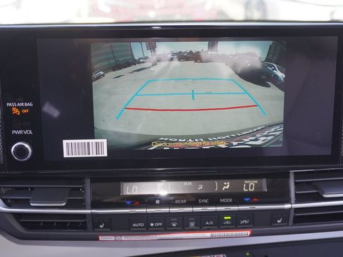 Certified 2026 Toyota Sienna XLE FWD image 18
