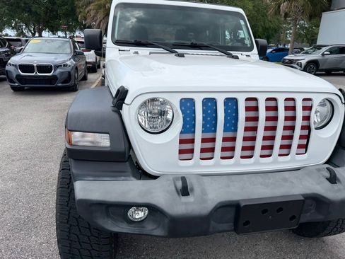 Used 2021 Jeep Gladiator Sport w/ Trailer Tow Package AWD/4WD image 13