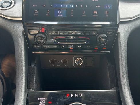 Used 2022 Jeep Grand Cherokee Limited AWD/4WD image 24