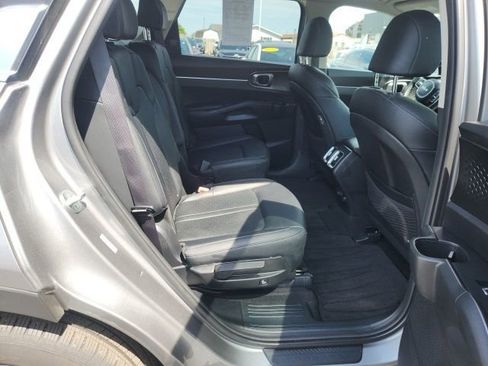 Used 2023 Kia Sorento EX AWD/4WD image 14