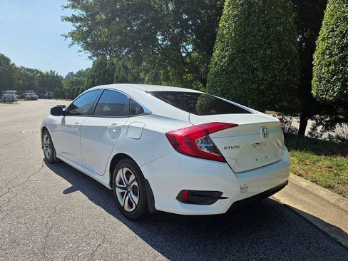 Used 2018 Honda Civic LX image 3