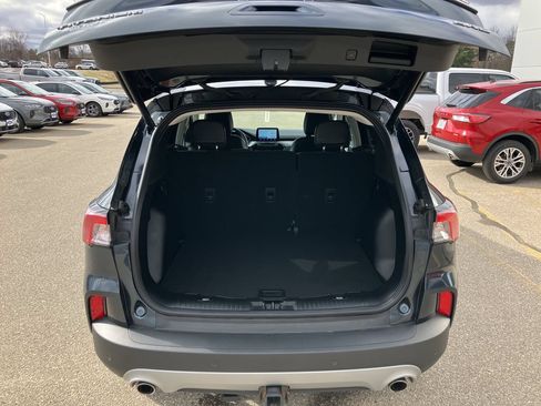 Used 2022 Ford Escape Titanium w/ Class II Trailer Tow Package AWD/4WD image 17