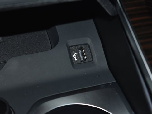 New 2026 BMW X7 M60i image 13