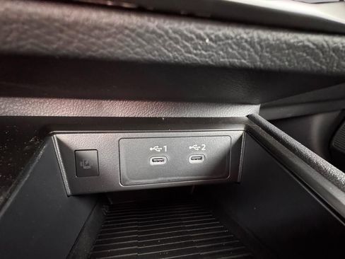 Certified 2025 Nissan Kicks SV w/ Illumination Package image 12