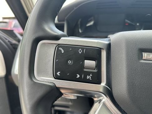 Used 2025 Land Rover Discovery S image 31