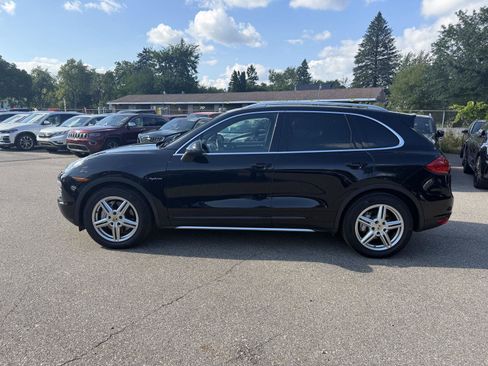 Used 2014 Porsche Cayenne S AWD/4WD image 4