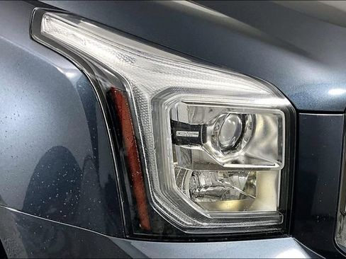 Used 2020 GMC Yukon Denali w/ Denali Premium Package AWD/4WD image 31