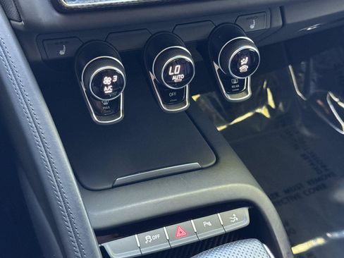 Used 2022 Audi R8 V10 w/ Premium Package RWD image 19