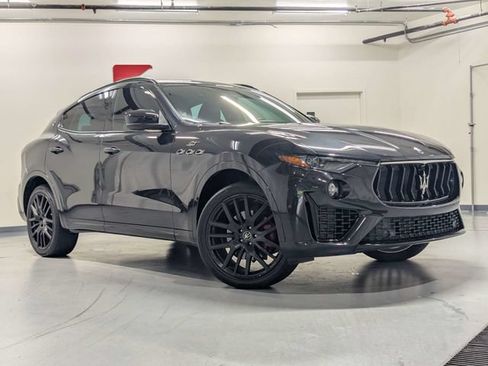 Used 2022 Maserati Levante GT AWD/4WD image 2