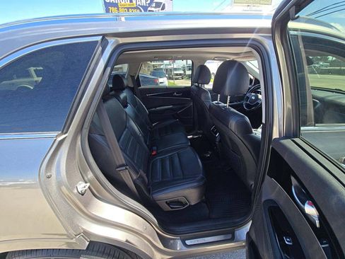 Used 2019 Kia Sorento SX AWD/4WD image 14