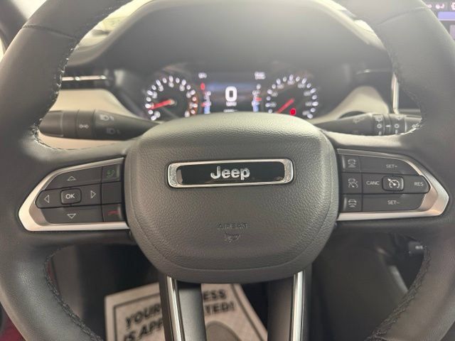Used 2025 Jeep Compass Limited AWD/4WD image 16