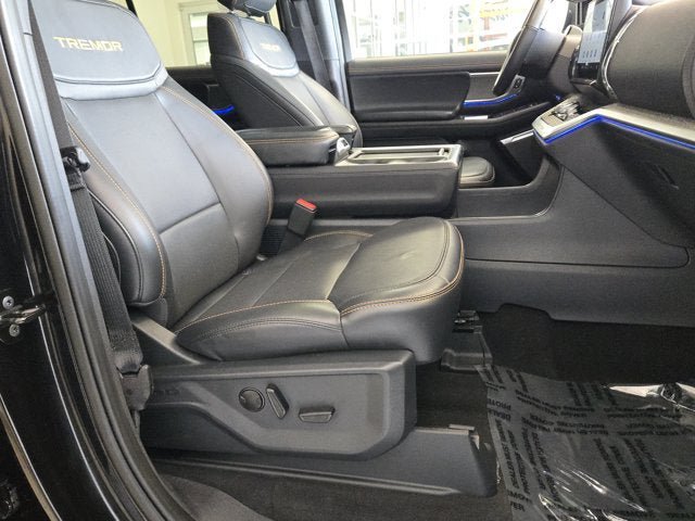 Used 2025 Ford Expedition Tremor AWD/4WD image 3