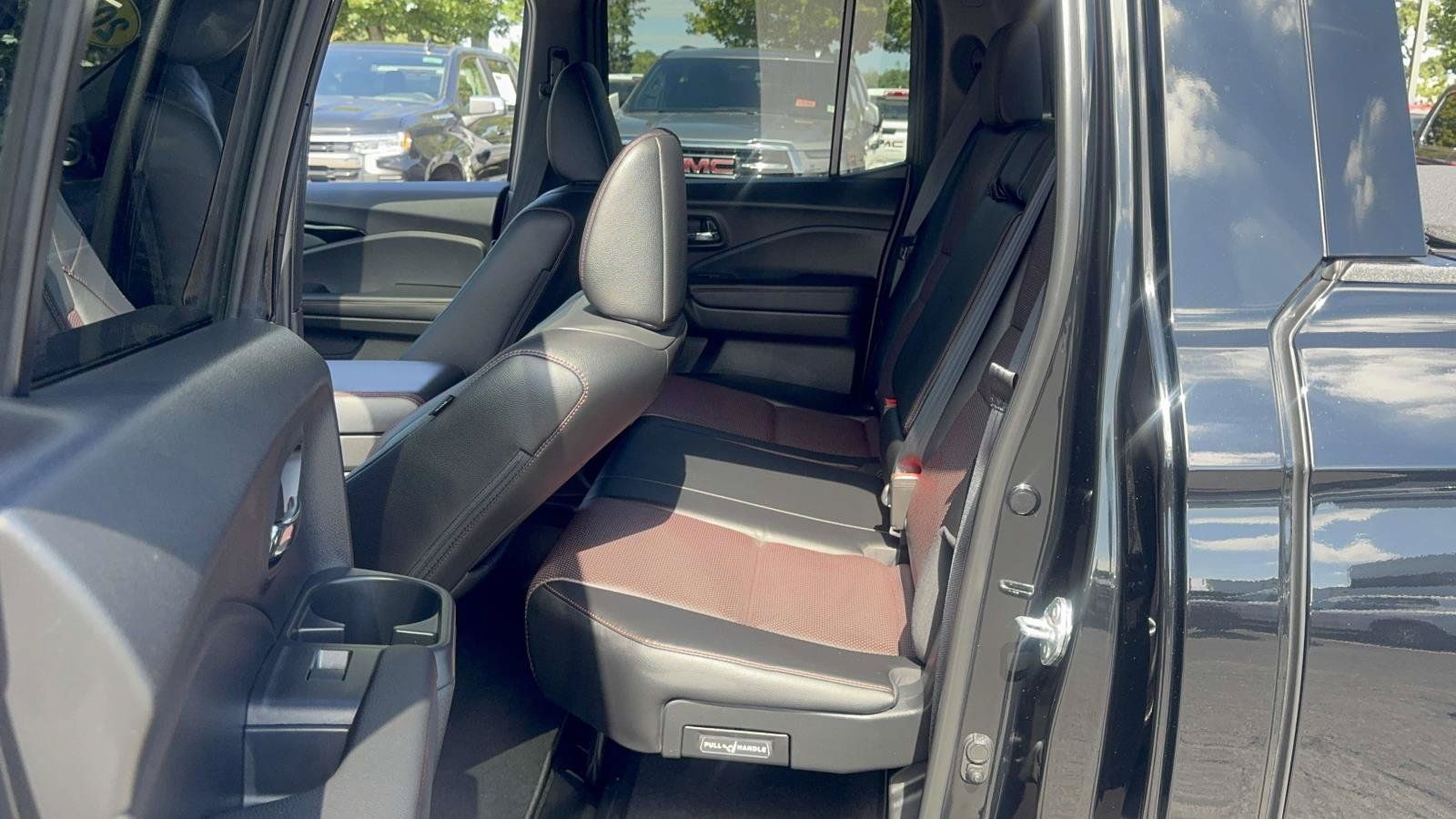 Used 2025 Honda Ridgeline Black Edition image 16