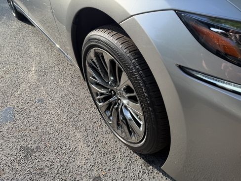 Used 2018 Lexus LS 500 w/ Interior Upgrade Package RWD image 11