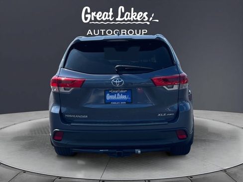 Used 2018 Toyota Highlander XLE AWD/4WD image 4