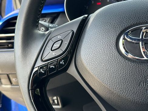 Used 2020 Toyota C-HR XLE FWD image 16