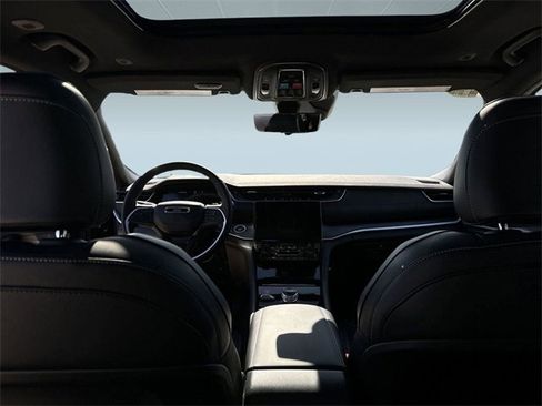 New 2025 Jeep Grand Cherokee L Limited w/ Luxury Tech Group II image 14