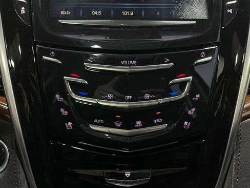 Used 2018 Cadillac Escalade Luxury image 26