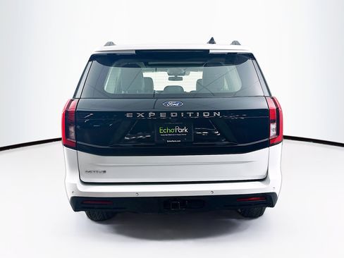 Used 2025 Ford Expedition Active AWD/4WD image 7