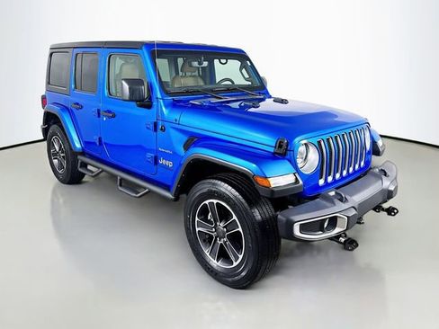Used 2023 Jeep Wrangler Unlimited Sahara AWD/4WD image 3
