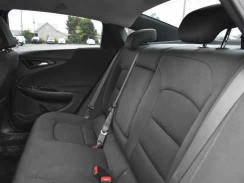 Used 2021 Chevrolet Malibu LT FWD image 16