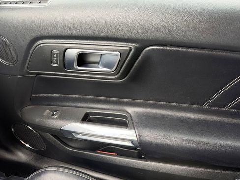 Used 2020 Ford Mustang Premium RWD image 33