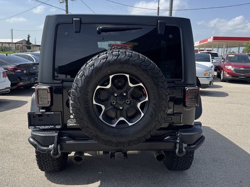 Used 2016 Jeep Wrangler Unlimited Sahara AWD/4WD image 7