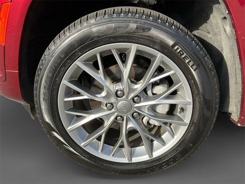 Used 2025 Jeep Grand Cherokee Summit image 15