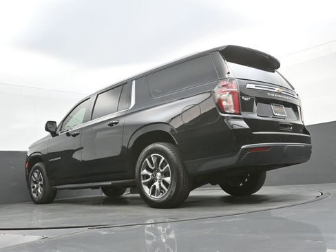 Used 2021 Chevrolet Suburban LT w/ LT Signature Package image 38