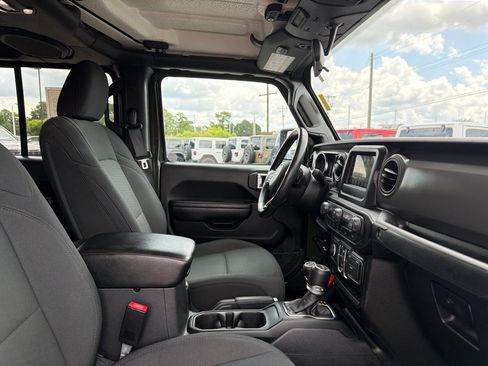 Used 2022 Jeep Gladiator Sport AWD/4WD image 23