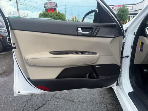 Used 2016 Kia Optima EX w/ Premium Package FWD image 9