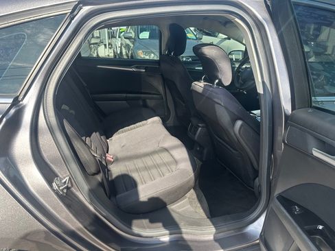 Used 2013 Ford Fusion SE FWD image 14