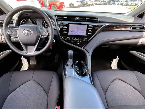 Used 2020 Toyota Camry LE image 14