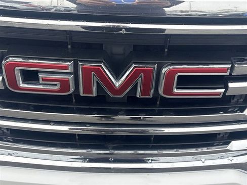 Used 2021 GMC Acadia SLE w/ Driver Convenience Package image 29