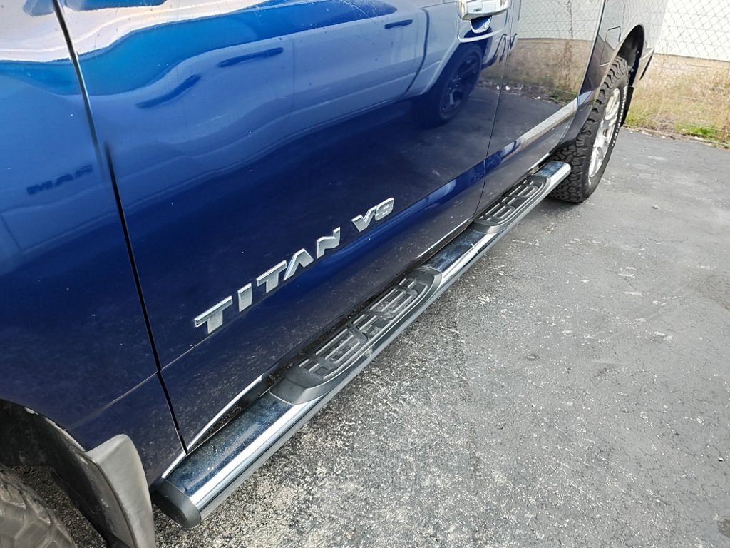 Used 2018 Nissan Titan SV w/ SV Convenience Package AWD/4WD image 3