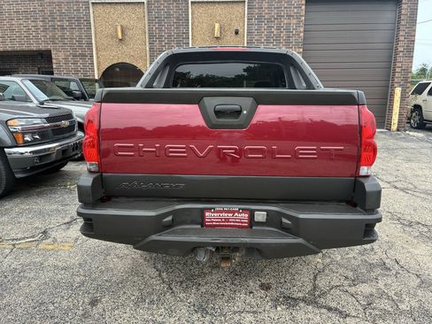 Used 2005 Chevrolet Avalanche Z71 w/ Preferred Equipment Group AWD/4WD image 6