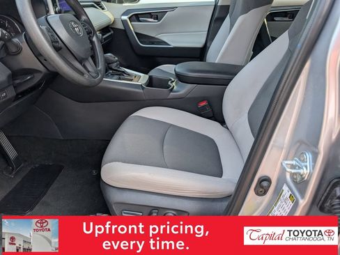 Used 2025 Toyota RAV4 XLE FWD image 14