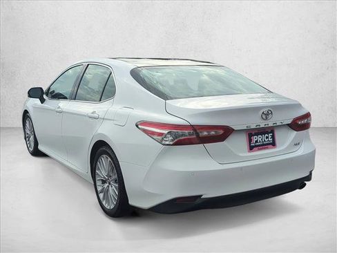 Used 2018 Toyota Camry XLE image 8