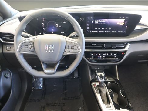 Used 2025 Buick Envista Avenir image 13
