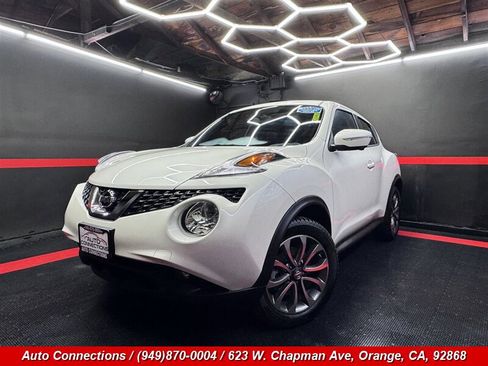 Used 2017 Nissan Juke SL image 2