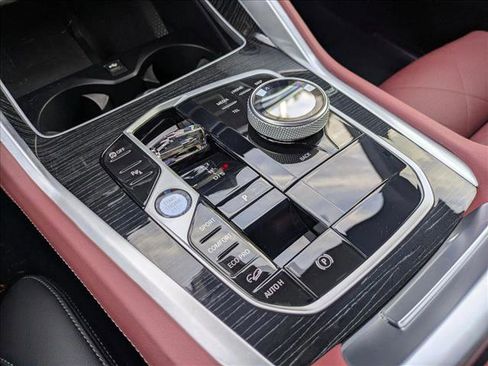 Used 2024 BMW X6 xDrive40i w/ Executive Package image 12