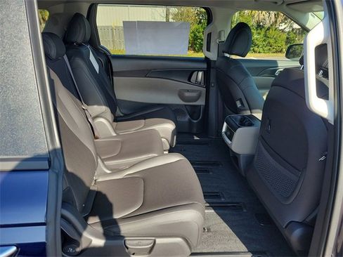 New 2026 Kia Carnival LXS image 12