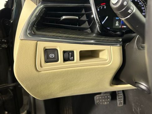 Used 2018 Cadillac XT5 AWD image 19