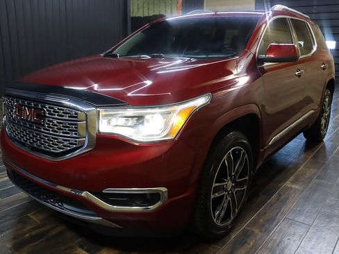 Used 2019 GMC Acadia Denali w/ Technology Package FWD image 6