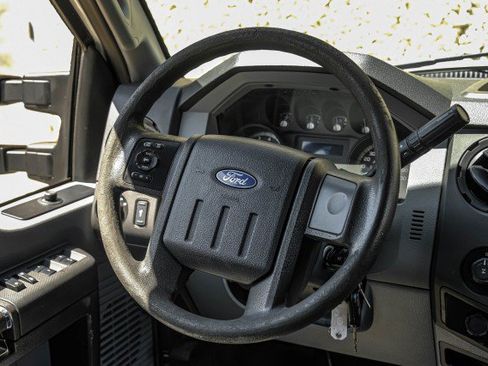 Used 2016 Ford F250 XL w/ Power Equipment Group RWD image 21