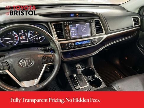 Used 2015 Toyota Highlander Limited Platinum AWD/4WD image 13