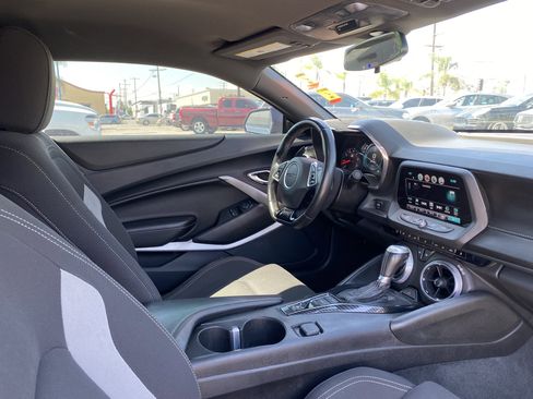 Used 2016 Chevrolet Camaro SS RWD image 20