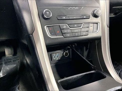 Used 2020 Ford Fusion SEL FWD image 15
